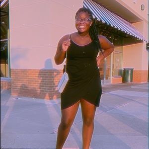Meet your Posher, Sanaa